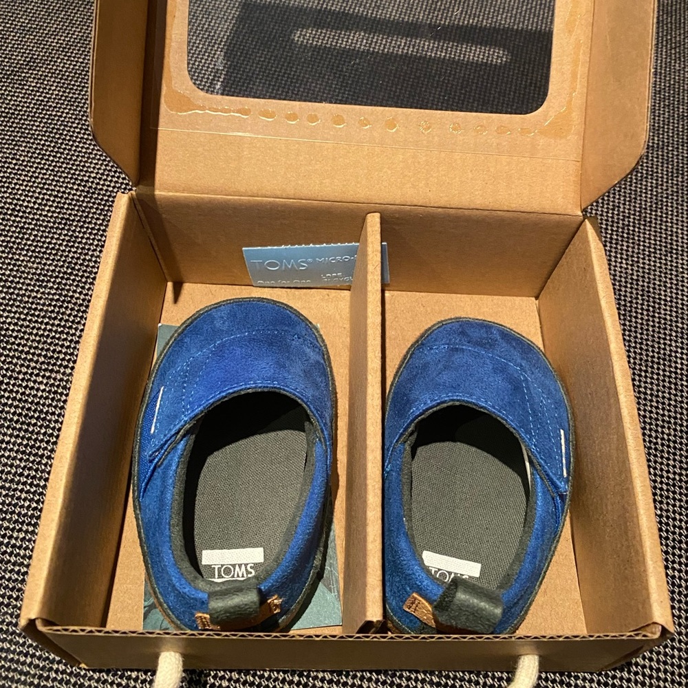 Toms baby shoes